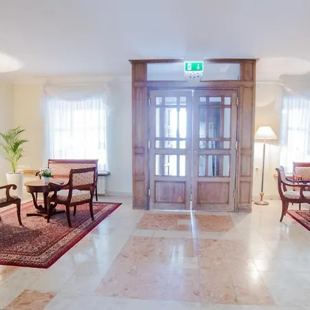 Palac Pod Kampinosem - Blisko Warszawy Feriested *