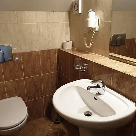 Palac Pod Kampinosem - Blisko Warszawy Feriested *