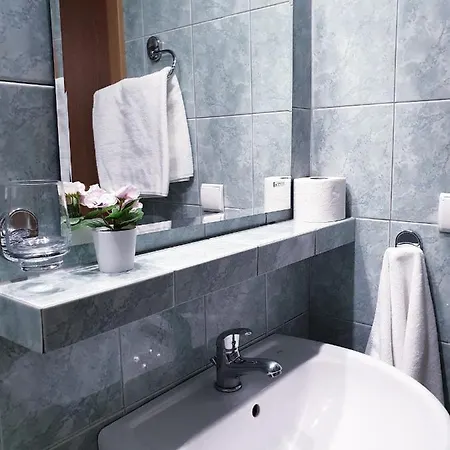 Feriested Palac Pod Kampinosem - Blisko Warszawy Leszno (Masovia)