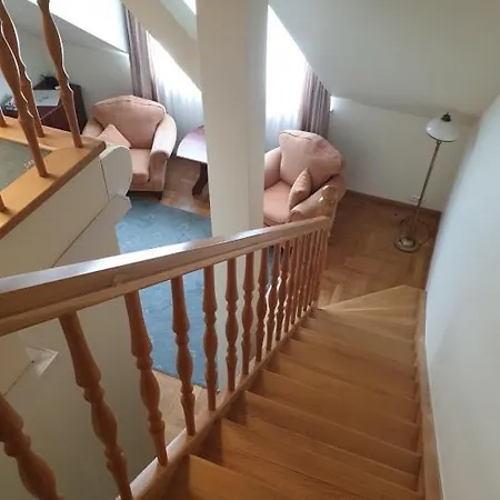 Feriested Palac Pod Kampinosem - Blisko Warszawy Leszno (Masovia)