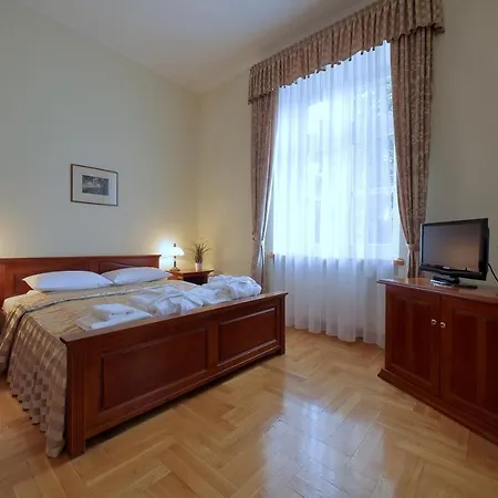 Palac Pod Kampinosem - Blisko Warszawy Resort Leszno (Masovia)