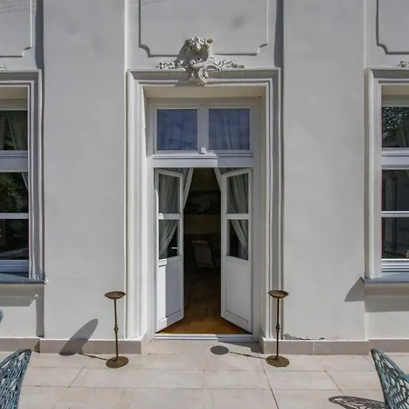 Palac Pod Kampinosem - Blisko Warszawy Feriested