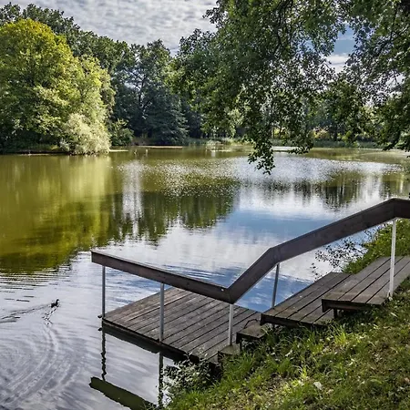 Palac Pod Kampinosem - Blisko Warszawy Feriested