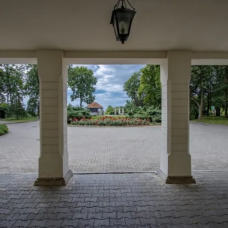 Palac Pod Kampinosem - Blisko Warszawy *